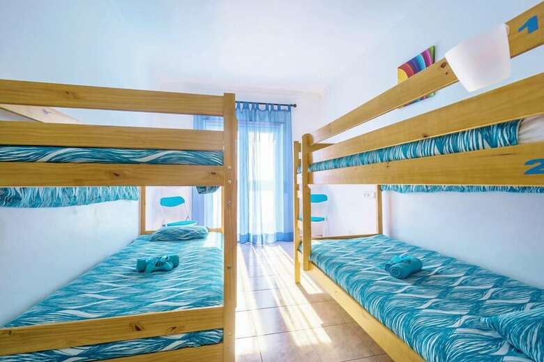 H2o Surfguide Hostel