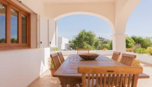 Casa Con Gran Piscina Privada Cerca de Sta Eul�lia