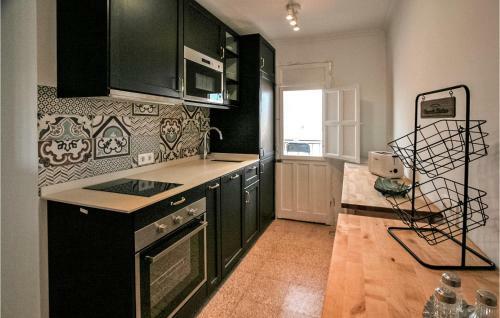 Nice Apartment In Santa Pola With 3 Bedrooms