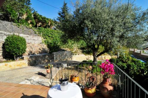 Villa Homeholidaysrentals Madison House