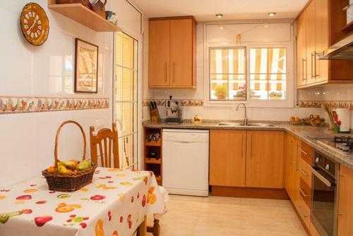 Sant Vicenc de Calders Villa Sleeps 8 Pool Wifi
