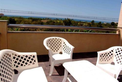 Sant Salvador Villa Sleeps 9 Pool