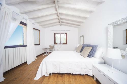 Selva Villa Sleeps 6 With Pool Air Con And Wifi