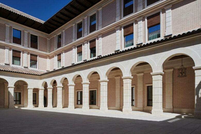 Ansares Hotel