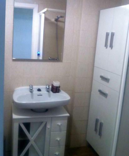 Apartamento F1 Urb Las Ca�as