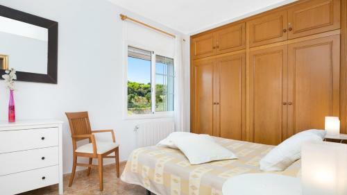 Villa In Tordera Sleeps 8 With Pool