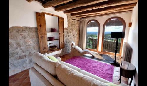 Tiurana Villa Sleeps 20 With Pool And Air Con