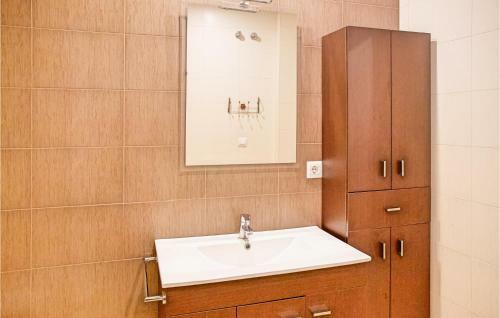 Nice Apartment In Tossa de Mar, Girona With 2 Bedrooms