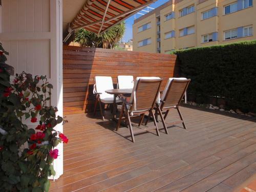 Lets Holidays Fantastic Terrace Apartment