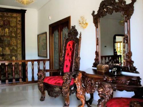 Traditional Villa In O Val, Nar�n With Pool