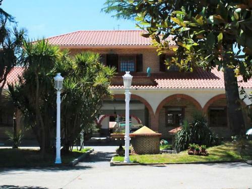 Traditional Villa In O Val, Nar�n With Pool