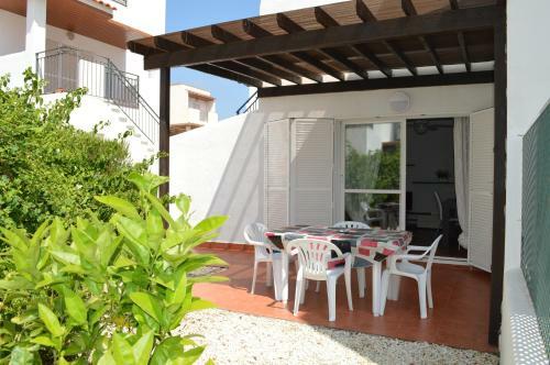 Ground Floor Apartment With Kitchenette, Private Patio, West Facing