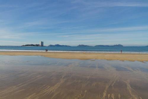 Apartamento Piso Enfrente A La Playa de Samil 55 2 I