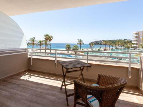 Wavehouse Freedom Blue - First Line Apartment
