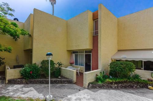 Nice 2 Level Apartment, El Cortijo, Las Americas La45