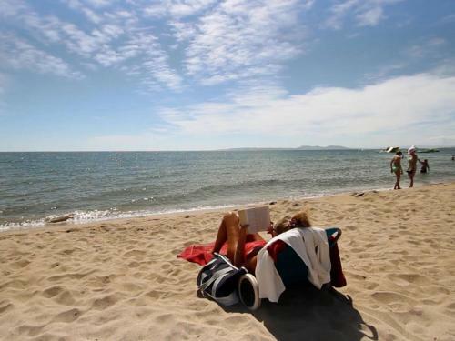 2 Bedroom Apartment Within Walking Distance To The Beach