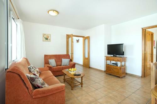 San Jaime Mediterraneo Villa Sleeps 6 With Pool