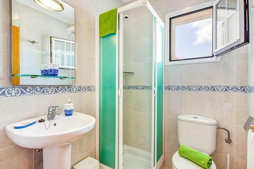 Binibequer Vell Villa Sleeps 8 With Pool Air Con And Wifi