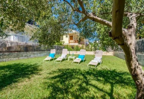Playa de Muro Villa Sleeps 8 With Air Con