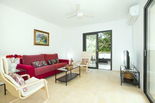 Mediterranean Villa Estrella de Mar Next To The Sea
