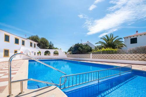 Apartamento Con Terraza Privada En Calan Bosch-c8