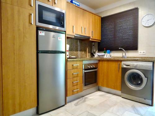 Apartamento Las Farolas Poolfront In Mijas Costa 500m To The Beach