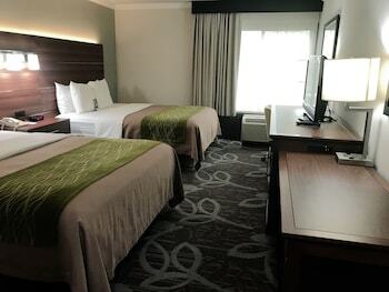 Hotel Comfort Inn & Suites