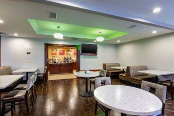 Hotel Comfort Inn & Suites