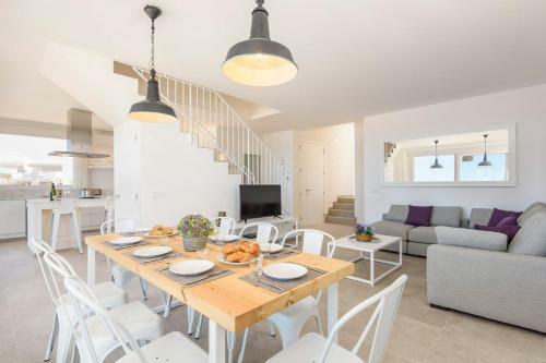 Agata 4 Bedroom Villa, Cala'n Forcat