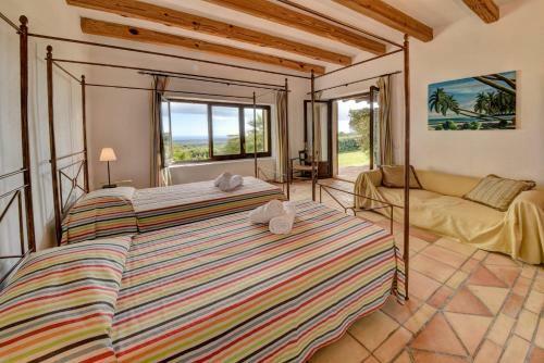 S'horta Villa Sleeps 8 With Pool And Wifi