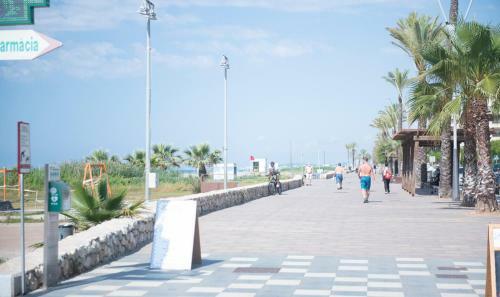 R107 Beachfront Apartment In Calafell