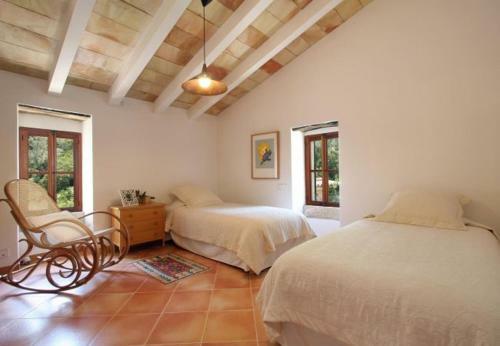 Lluc Villa Sleeps 6 With Pool And Wifi