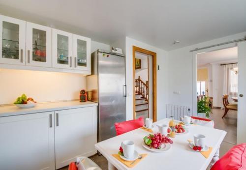 Alcanada Holiday Home Sleeps 5 With Pool And Air Con