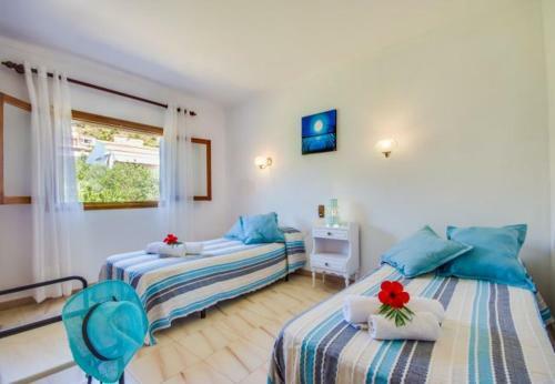 Alcanada Holiday Home Sleeps 6 With Wifi