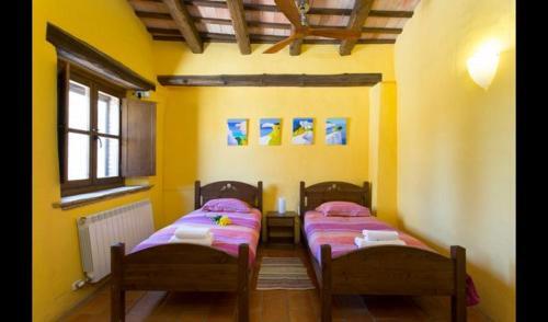 Villa In L'arbocar de Baix Sleeps 9 With Pool