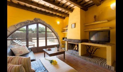 Villa In L'arbocar de Baix Sleeps 9 With Pool