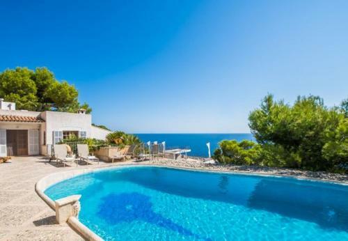 Font de Sa Cala Holiday Home Sleeps 10 With Pool