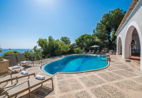 Font de Sa Cala Holiday Home Sleeps 10 With Pool