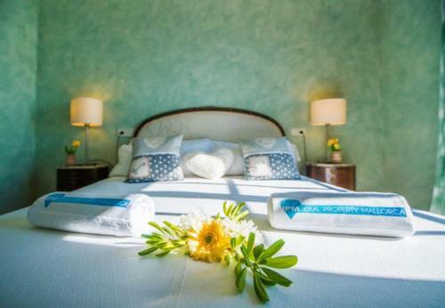 Font de Sa Cala Holiday Home Sleeps 10 With Pool