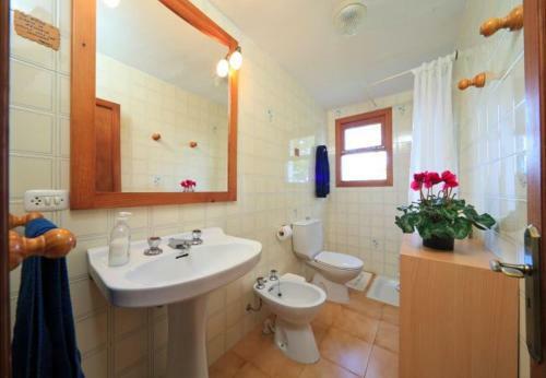 Santa Margalida Villa Sleeps 6 With Pool