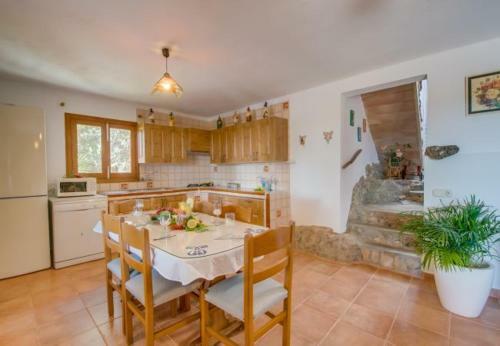 Sa Pobla Holiday Home Sleeps 6 With Pool