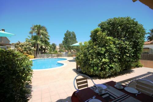 Riumar "eva", 300m To Beach, Private Pool, On-site-service, Dog Beach
