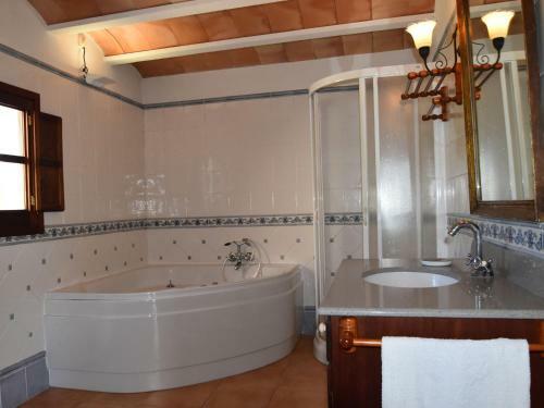 Beautiful Mansion In San Rafael With Jacuzzi