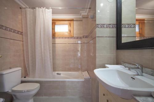 Xabia Villa Sleeps 12 Pool Wifi