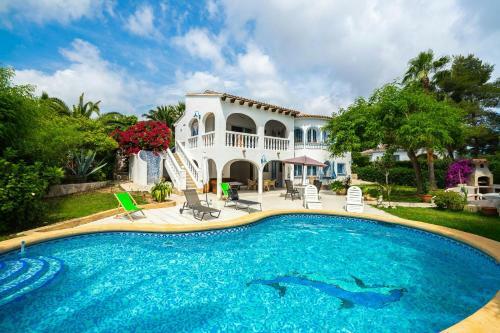 Xabia Villa Sleeps 8 With Pool And Air Con