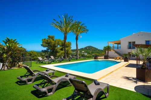 Xabia Villa Sleeps 8 Pool Air Con Wifi