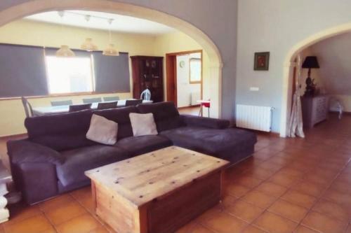 Immaculate 5-bed Villa In Xabia