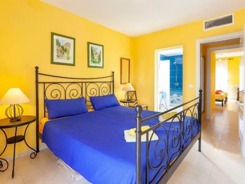 Vibrant Chalet In Cala Mendia Near Beach