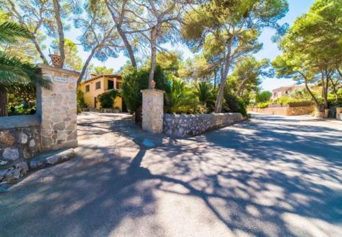 Cala Mondrago Holiday Home Sleeps 6 With Pool