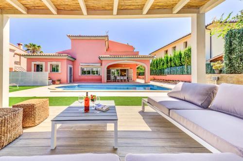 Villa In Es Mal Pas Sleeps 8 With Pool And Air Con